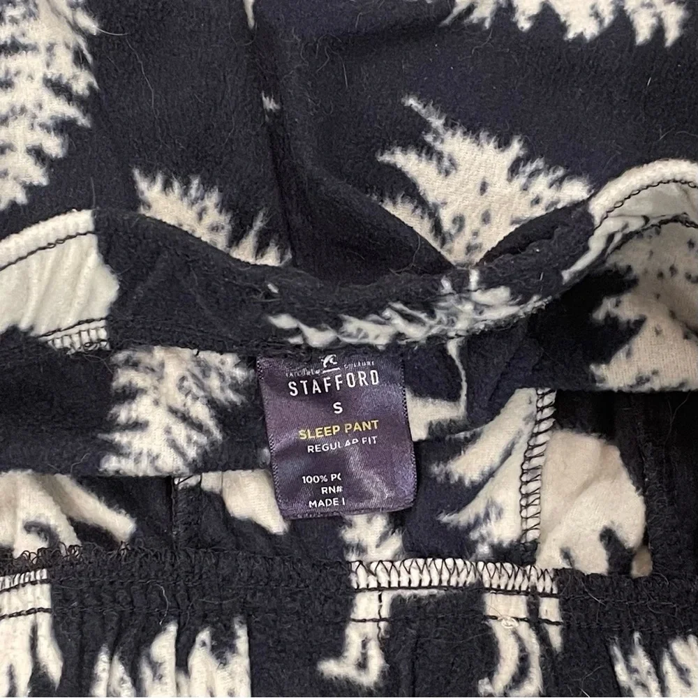 Stafford Men’s Size Small Navy/White Deer-Trees Sleep Pants